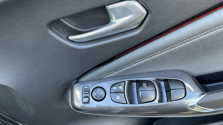 Nissan Juke 1.0 DiG-T 114 Tekna 5dr Petrol Hatchback